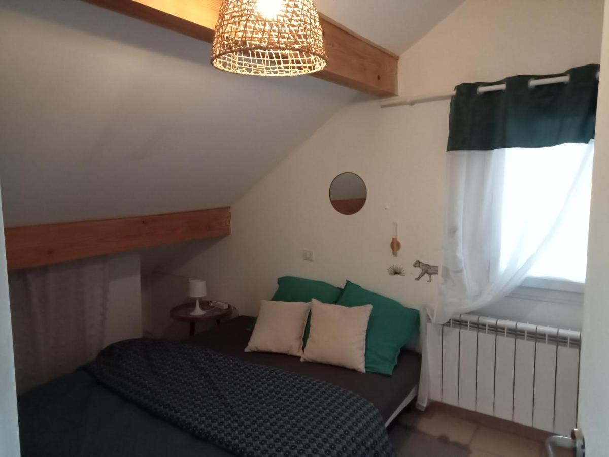 Appartement Dans Notre Maison Domessin ภายนอก รูปภาพ